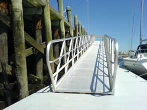 Heavy duty aluminum gangway