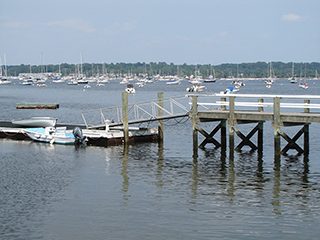 Port Washington Yacht Club aluminum gangway